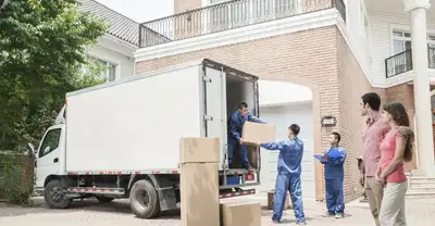Top10.com ChatGPT ad: 10 Best Moving Companies