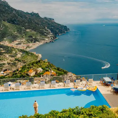 Expedia ChatGPT ad: Travel Deals Right Now